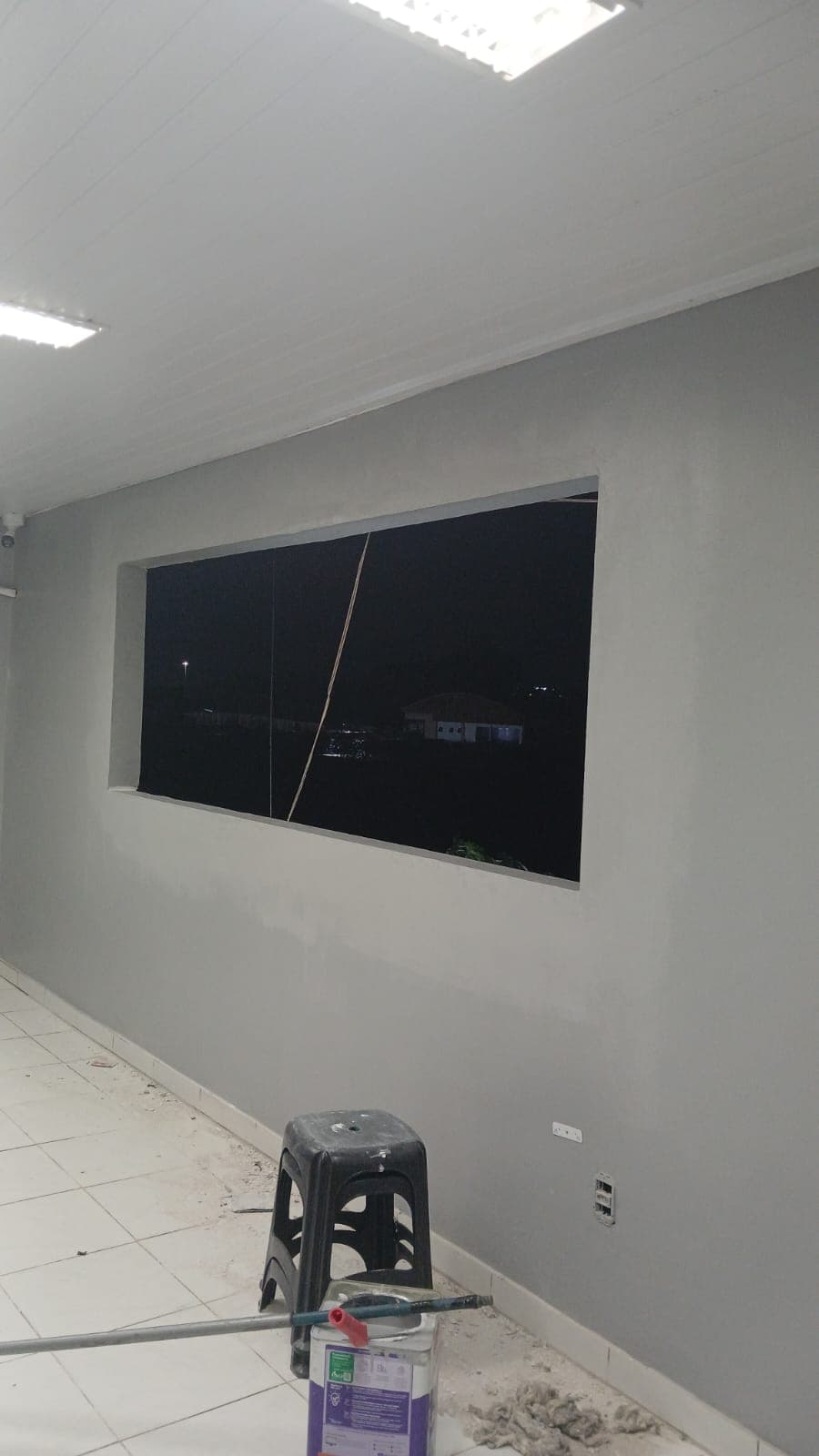 Vão de janela finalizado com pintura